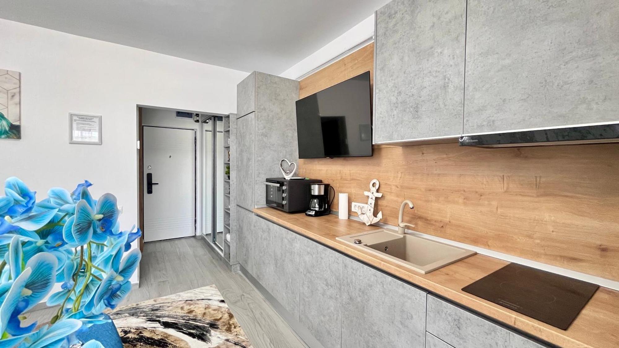 Cosmopolitan - Studio Pe Plaja Cu Vedere La Mare & Loc Parcare Gratis Năvodari المظهر الخارجي الصورة